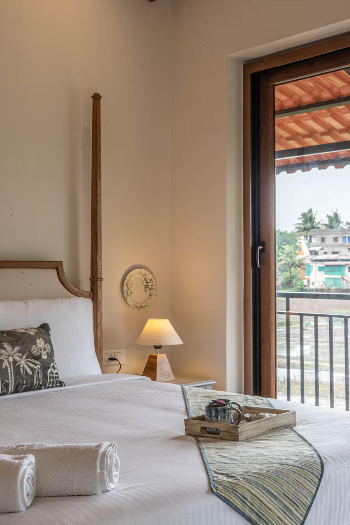 Indo-Porto Field View Villa with Pool x Solis Nature