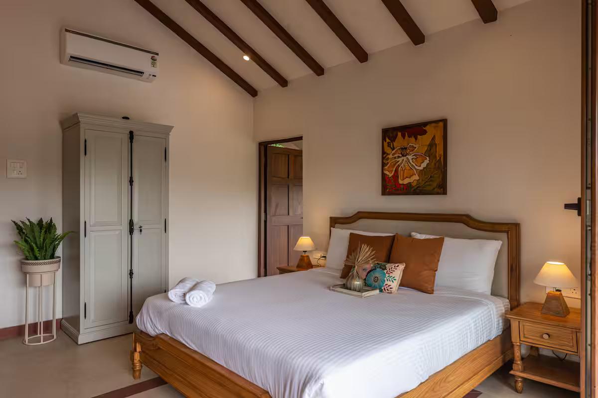 Indo-Porto Field View Villa with Pool x Solis Nature