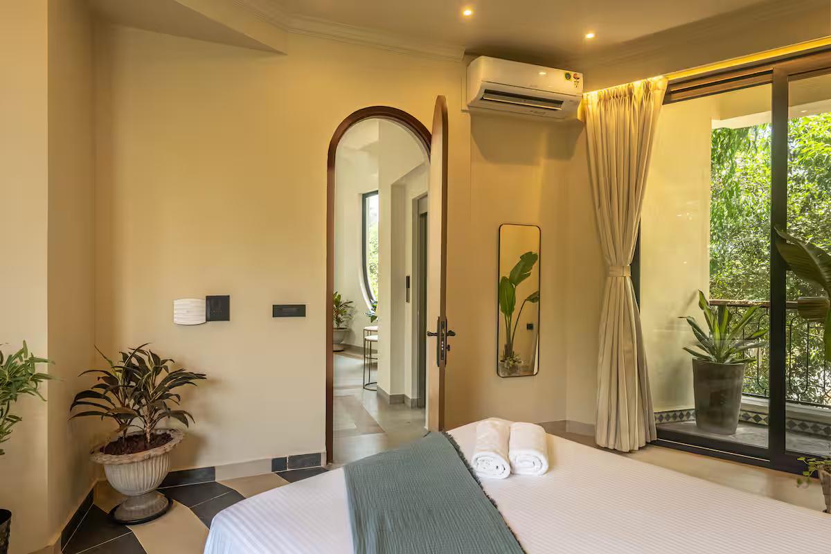 Luxury Edgewater Villa x Solis Nature