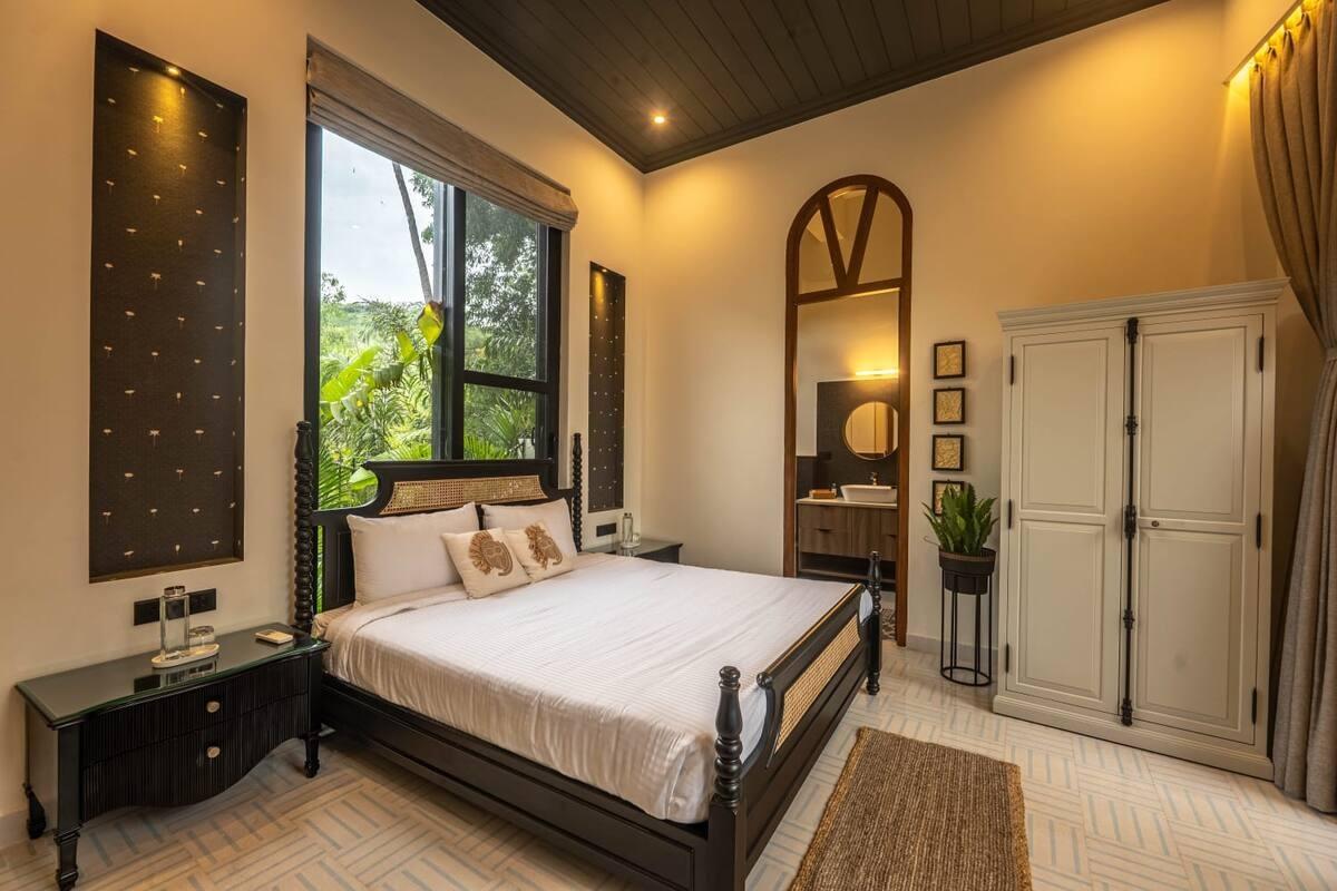 Luxury Edgewater Villa With Bathtub x Solis Nature