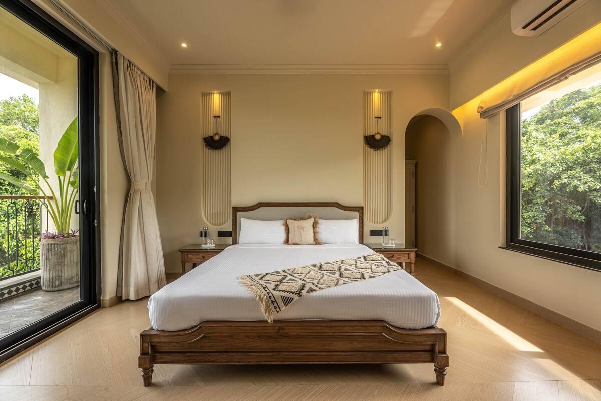 Luxury Edgewater Villa With Bathtub x Solis Nature