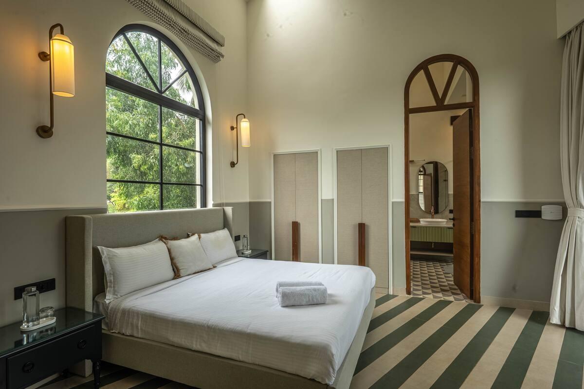 Luxury Edgewater Villa With Bathtub x Solis Nature