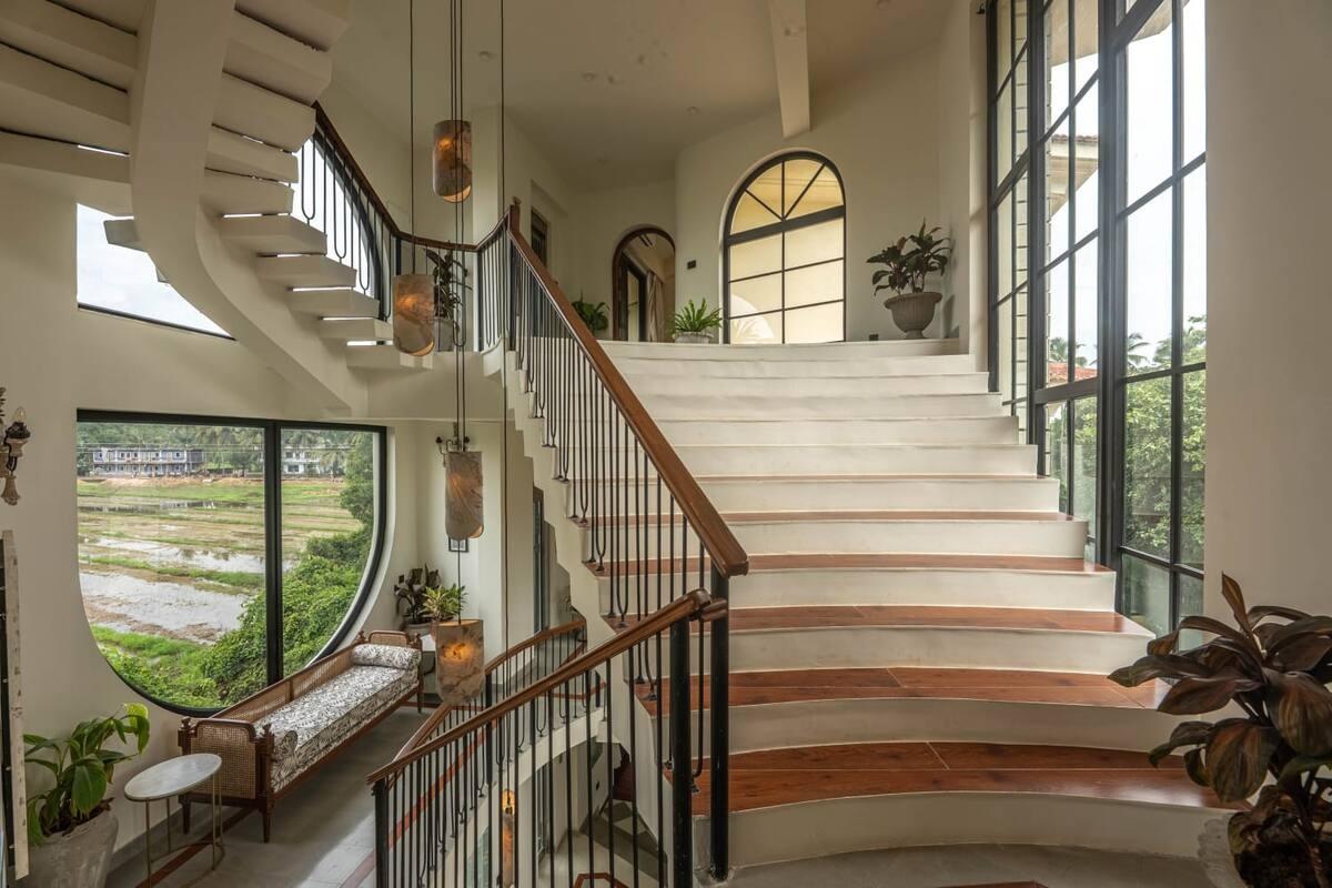 Luxury Edgewater Villa With Bathtub x Solis Nature