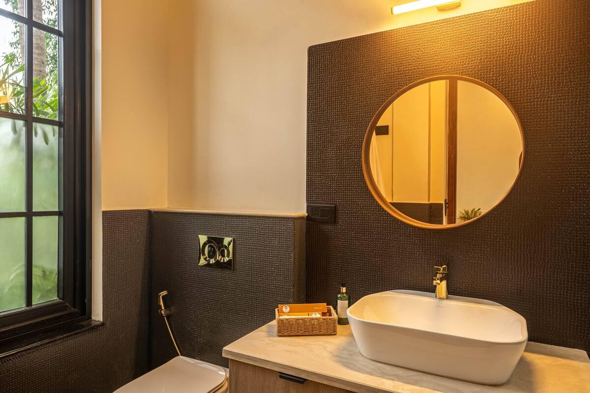 Luxury Edgewater Villa With Bathtub x Solis Nature