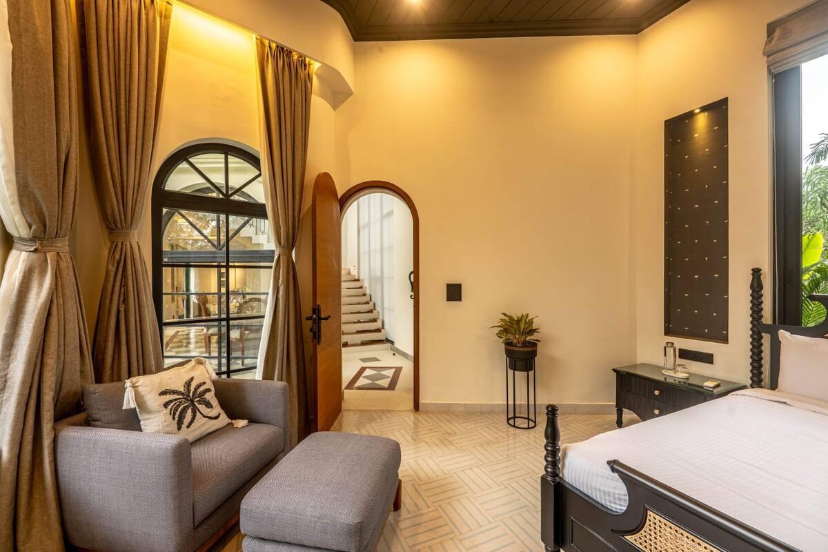 Luxury Edgewater Villa With Bathtub x Solis Nature