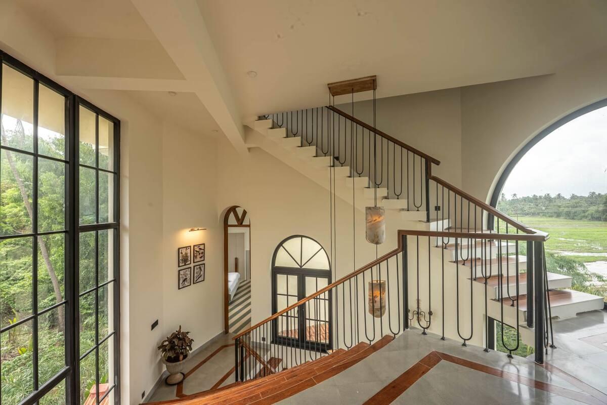 Luxury Edgewater Villa With Bathtub x Solis Nature