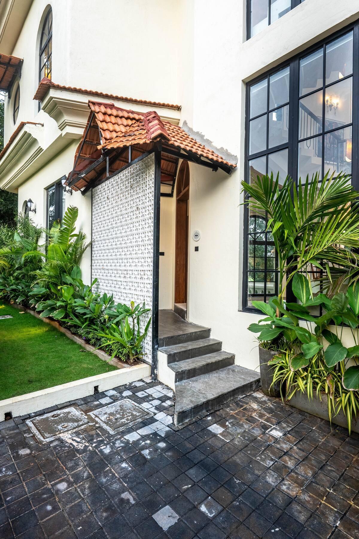 Luxury Edgewater Villa With Bathtub x Solis Nature