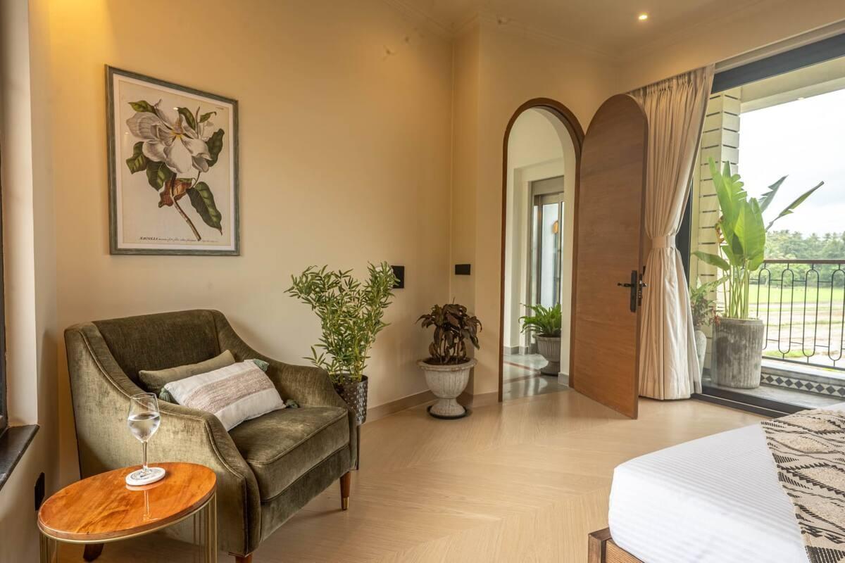 Luxury Edgewater Villa With Bathtub x Solis Nature