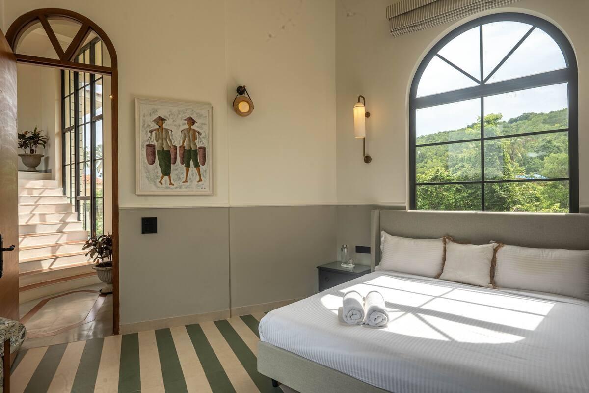 Luxury Edgewater Villa With Bathtub x Solis Nature