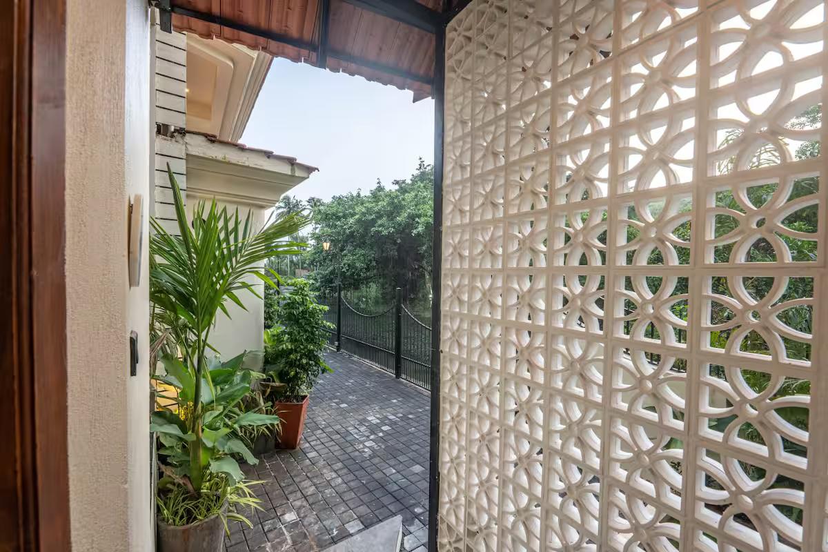 Luxury Edgewater Villa With Bathtub x Solis Nature