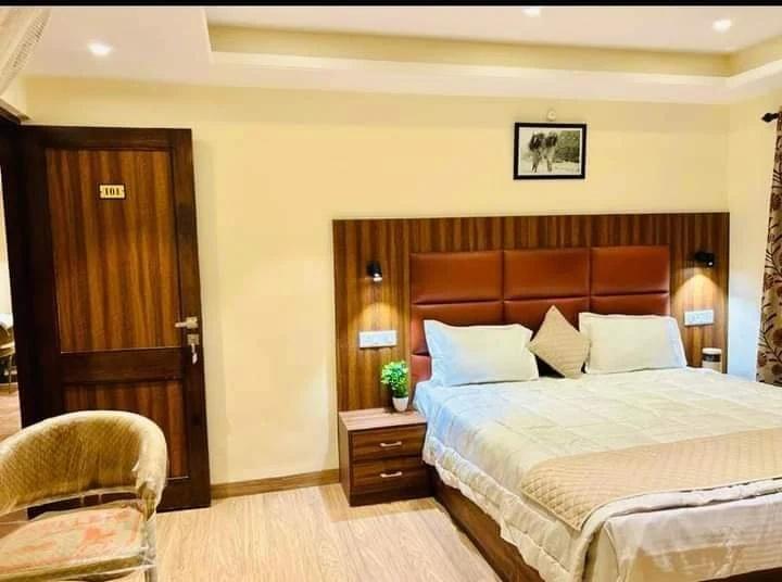 The Kaisha Himalayan View x Solis Nature