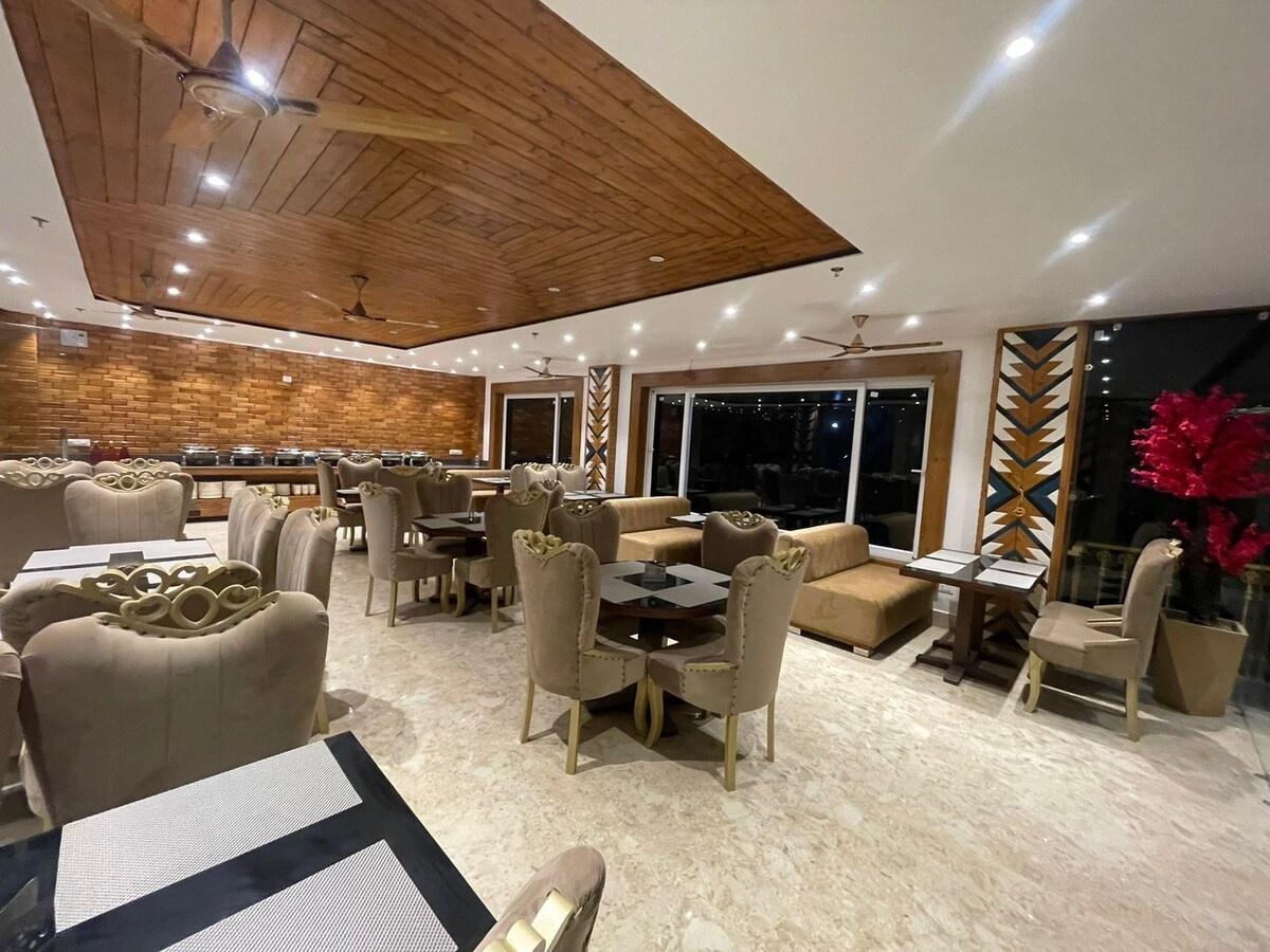 DLS Ark Holiday Inn x Solis Nature