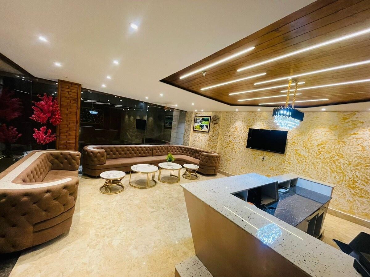 DLS Ark Holiday Inn x Solis Nature