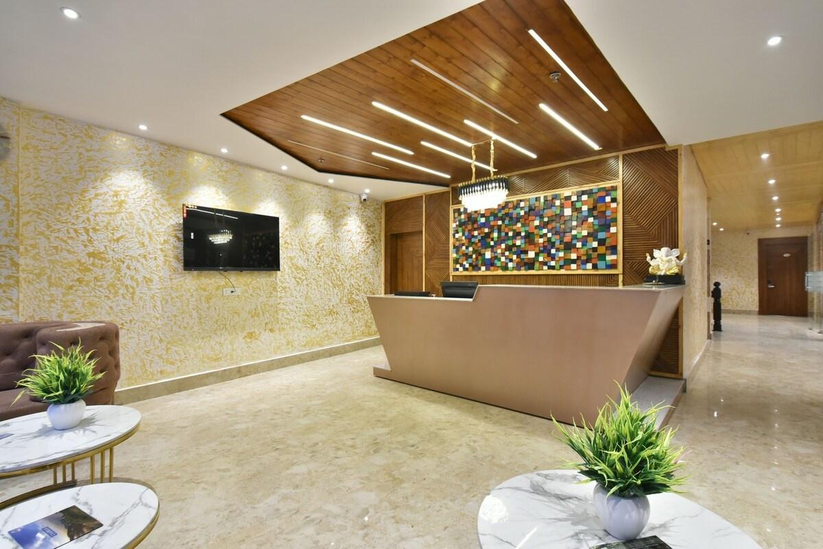 DLS Ark Holiday Inn x Solis Nature