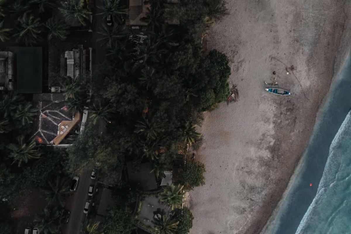 Luxurious room on the Morjim beach x Solis Nature