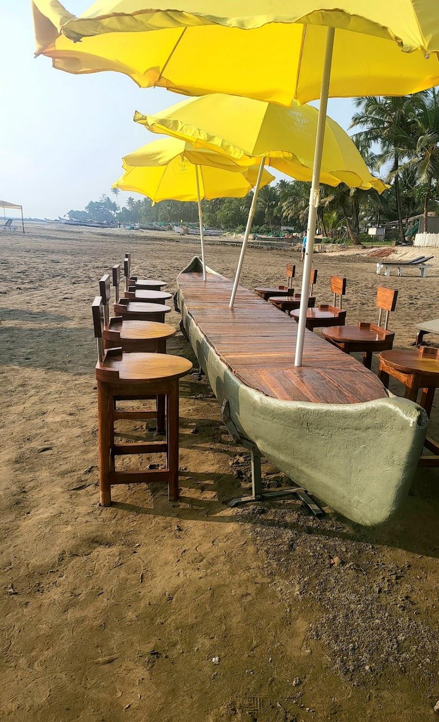 Luxury room on Morjim beach x Solis Nature