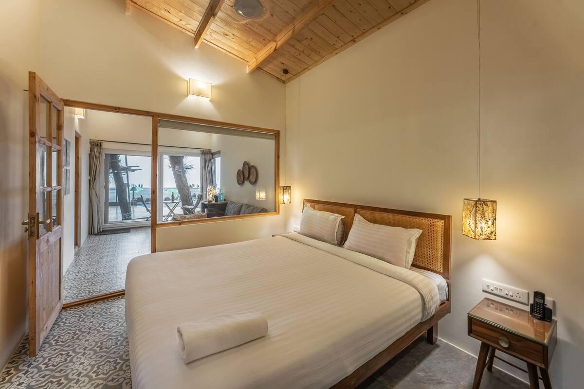 Cosy 2 bedroom Cottage on Morjim beach x Solis Nature