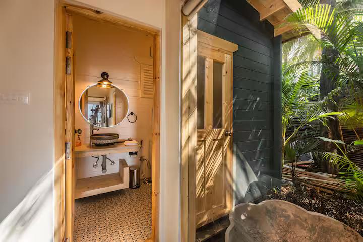 Cosy 2 bedroom Cottage on Morjim beach x Solis Nature