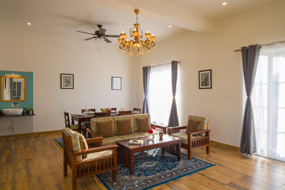 Victoria's V x Solis Nature