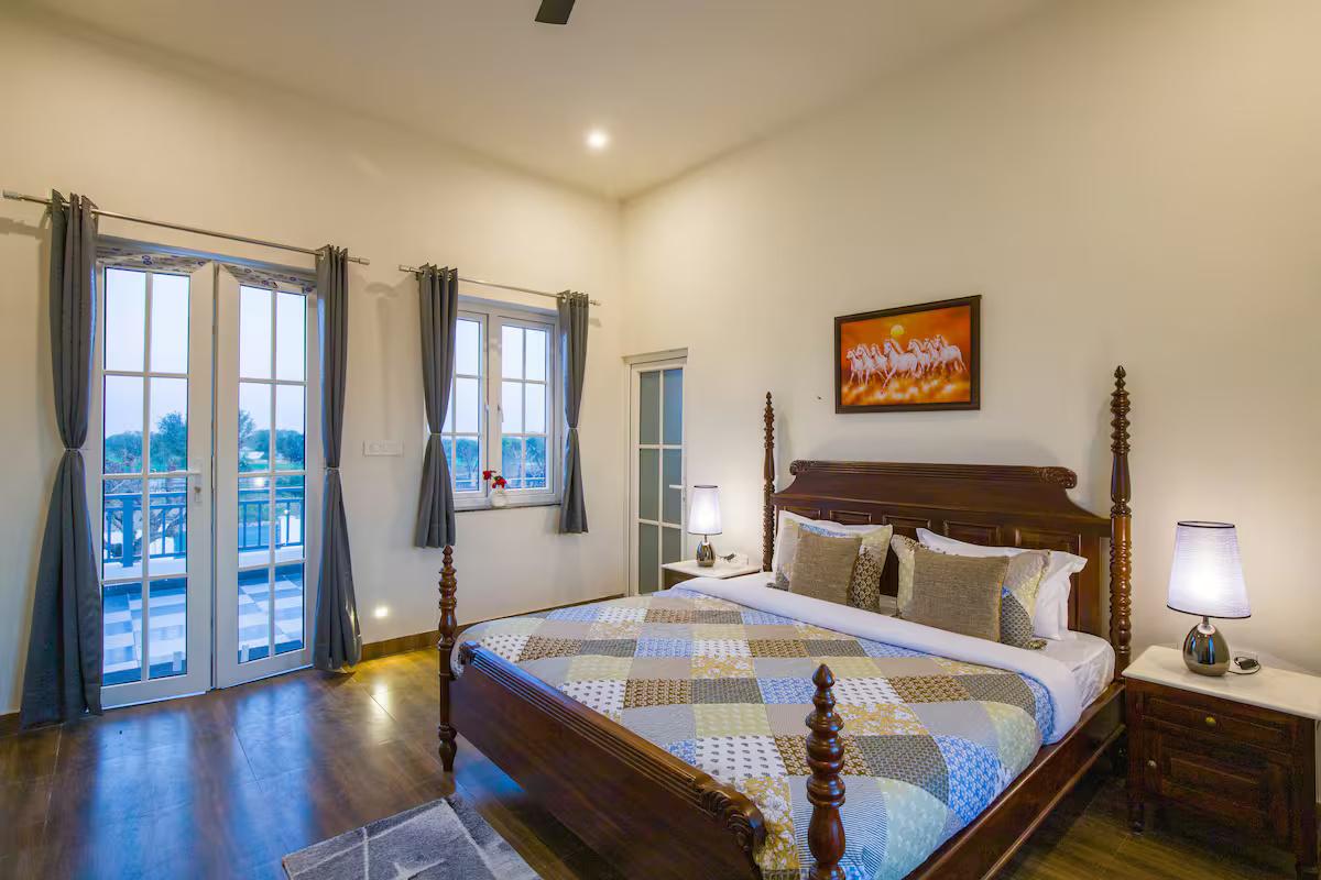 Victoria's V x Solis Nature