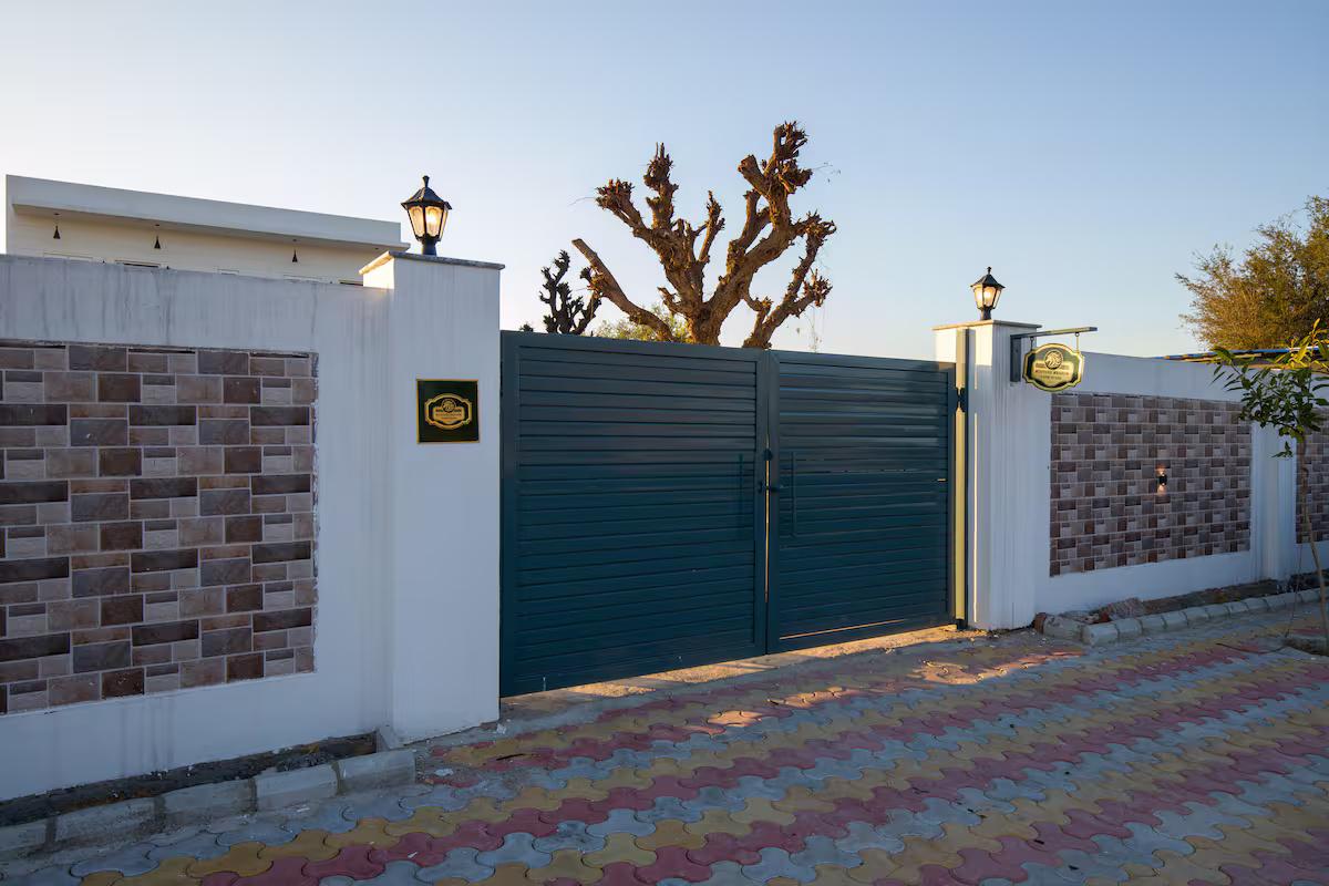 Victoria's V x Solis Nature