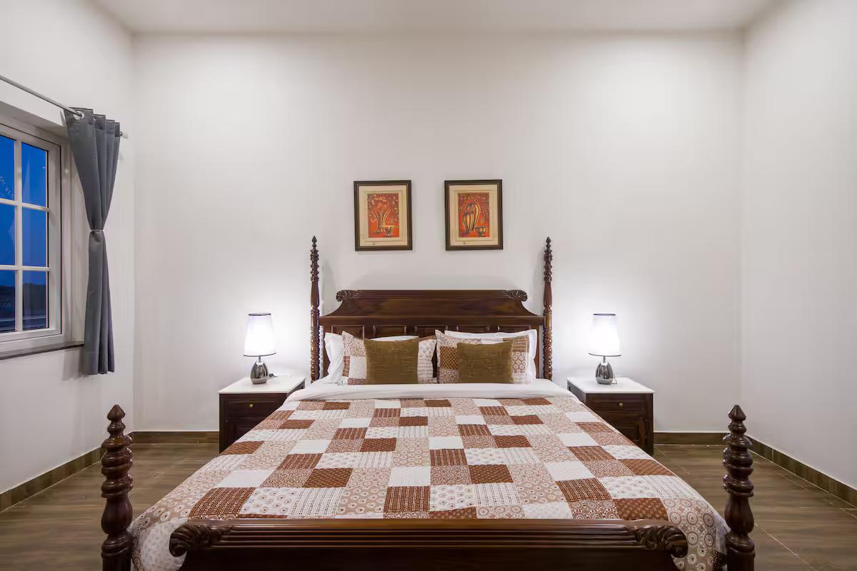 Victoria's V x Solis Nature