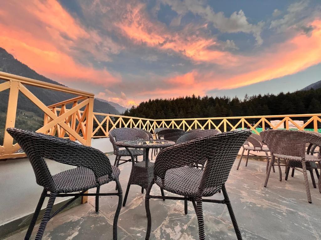 North Deodar Avenue, Manali x Solis Nature