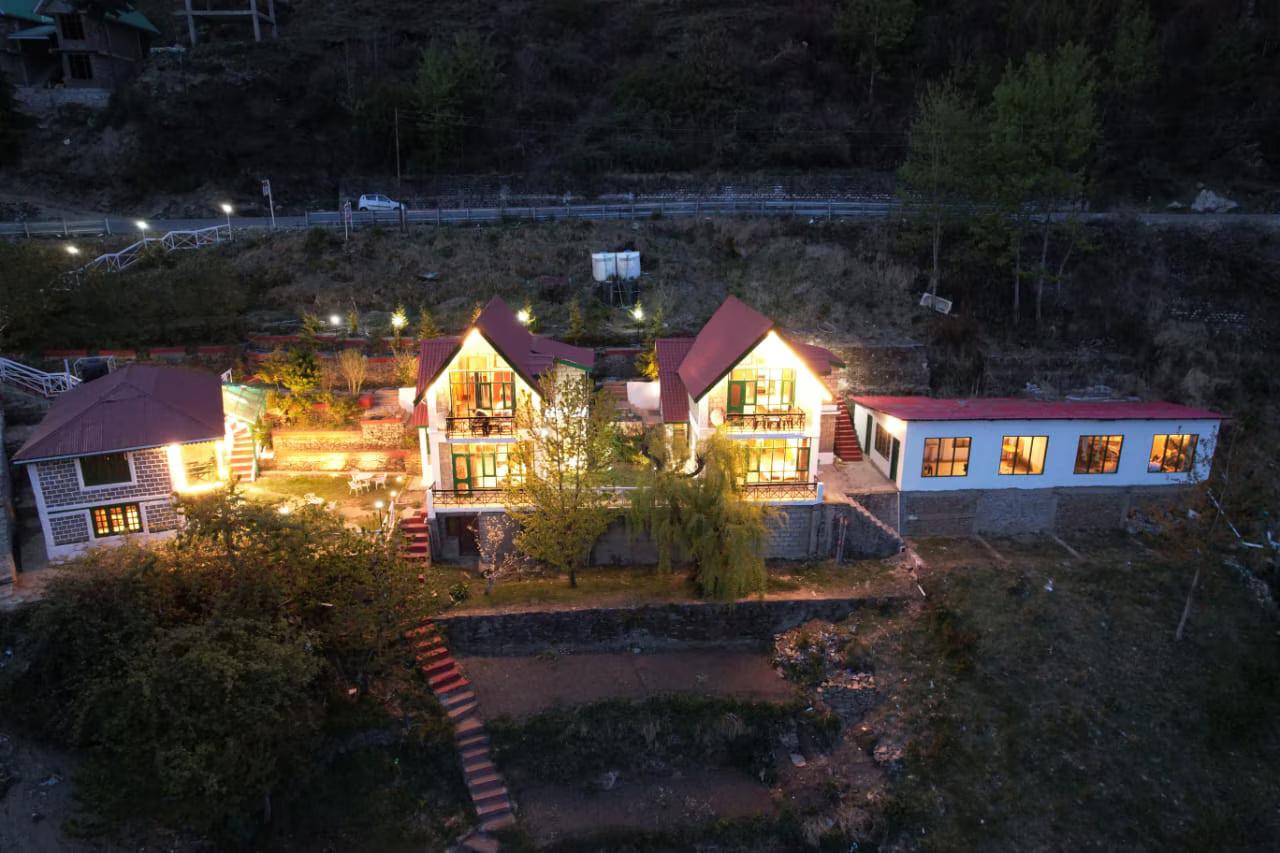 Crossroads Narkanda Cottages x Solis Nature