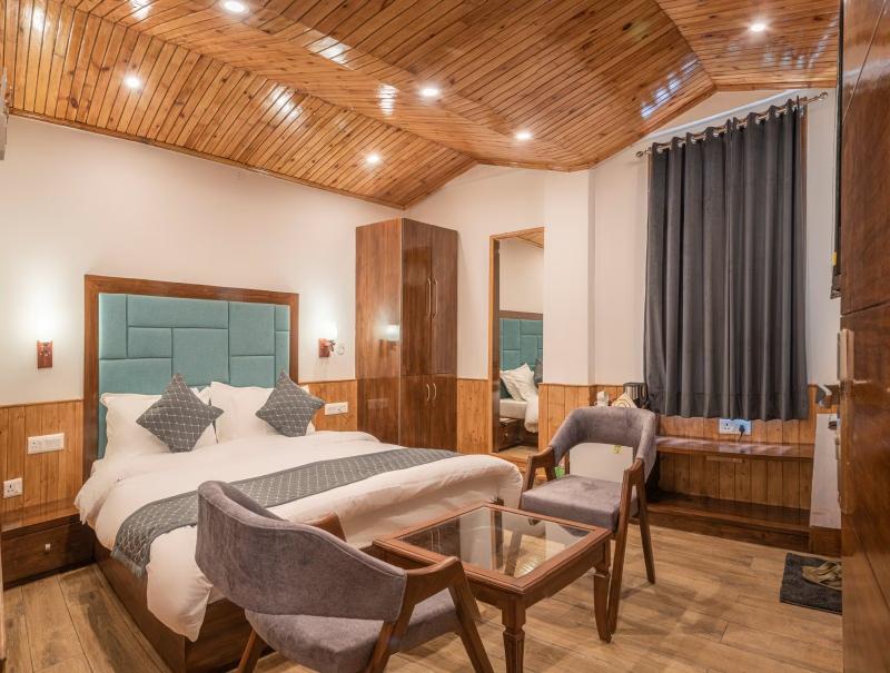 Crossroads Shimla (near Mall Road) x Solis Nature