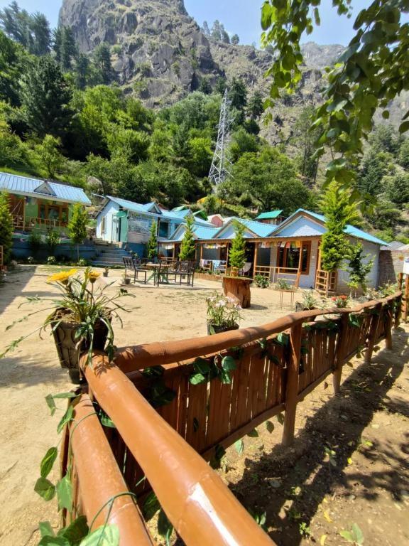 Lee Garden Himalayan Wooden Cottages x Solis Nature