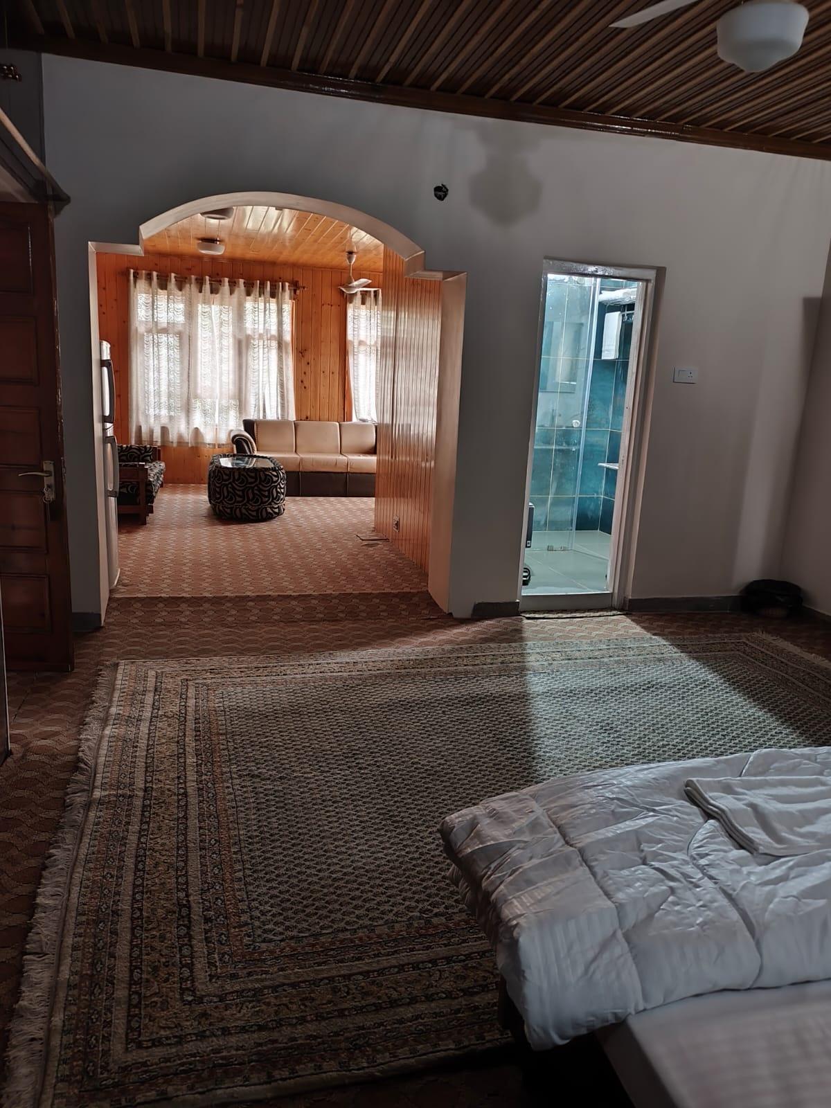 Nature's Harmony near Dal Lake x Solis Nature