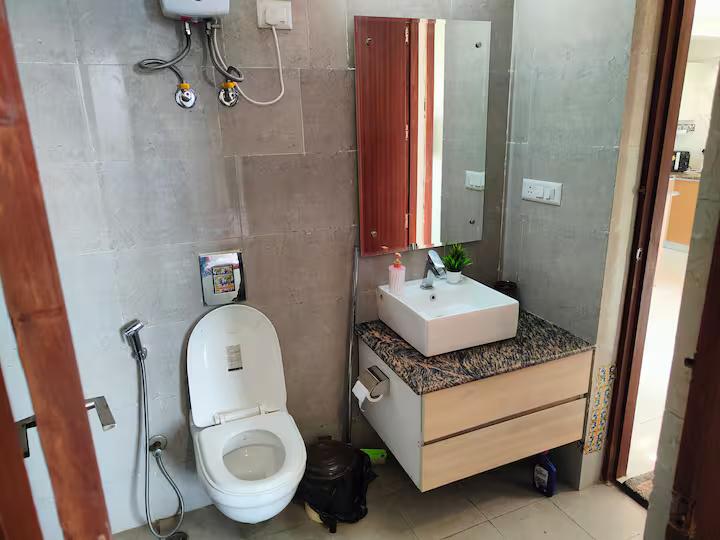 retro.inn/ serviced 1 bhk by mulberry x Solis Nature