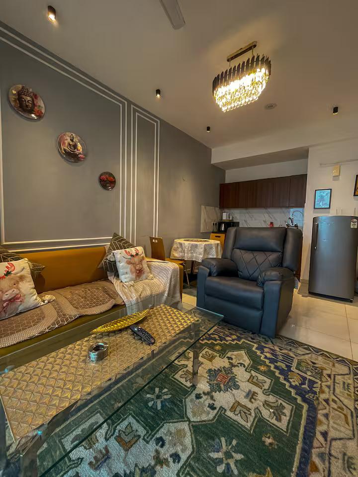 Florence By Mulberry Homestays  Premium 1BHK x Solis Nature