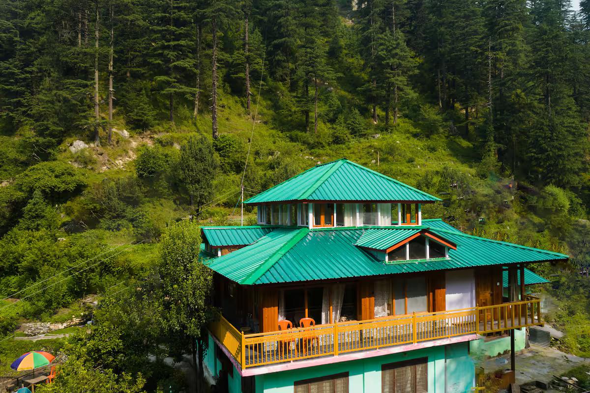 Spacious cottage in Jibhi near River x Solis Nature