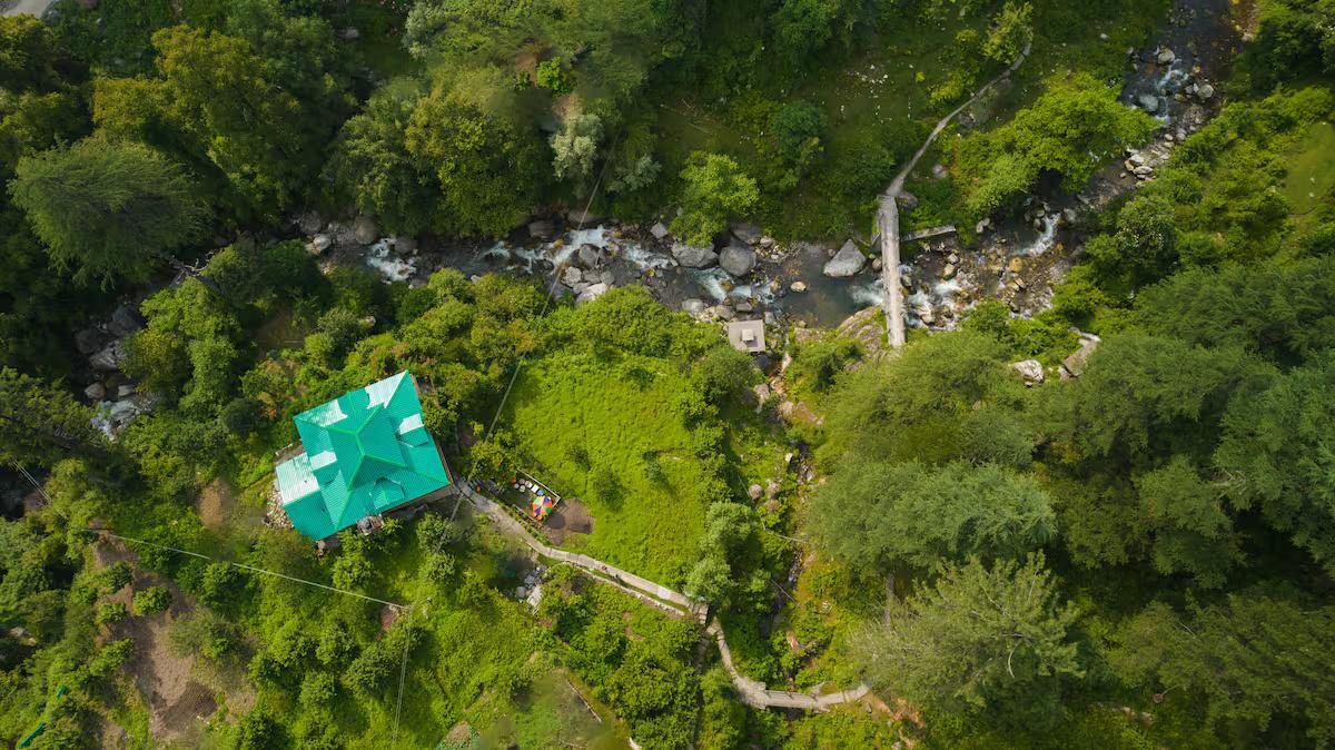 Spacious cottage in Jibhi near River x Solis Nature