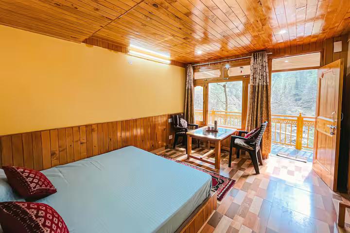 Spacious cottage in Jibhi near River x Solis Nature