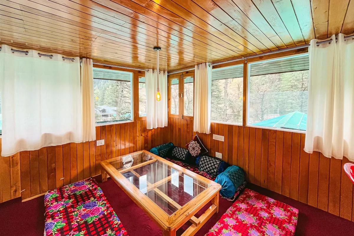 Spacious cottage in Jibhi near River x Solis Nature