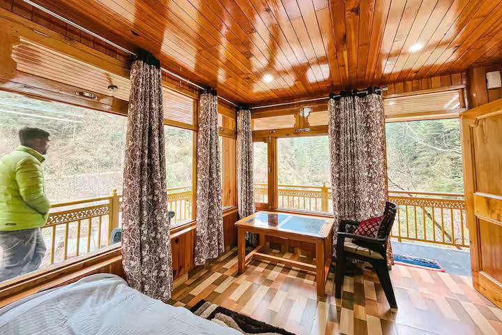 Spacious cottage in Jibhi near River x Solis Nature