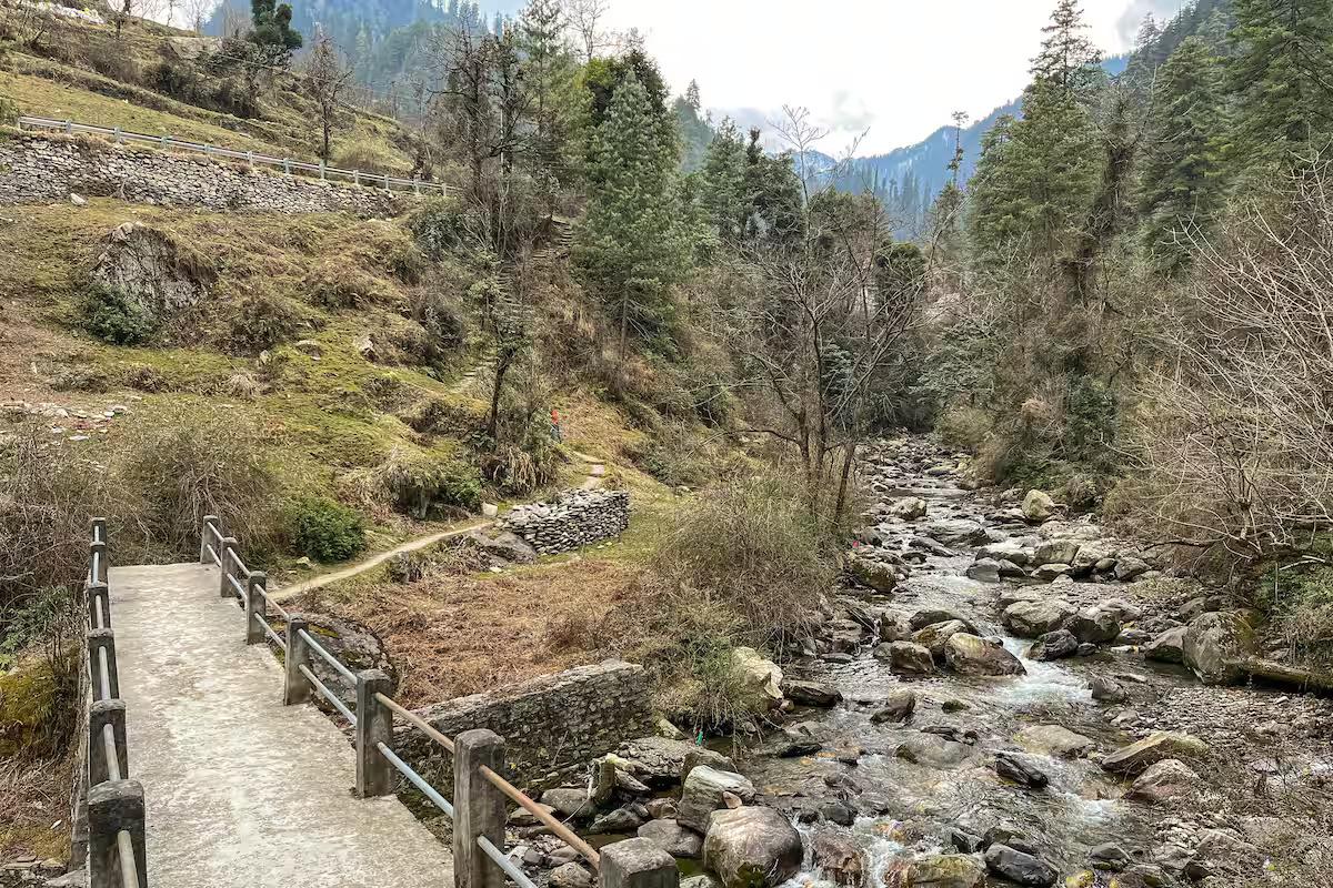 Spacious cottage in Jibhi near River x Solis Nature