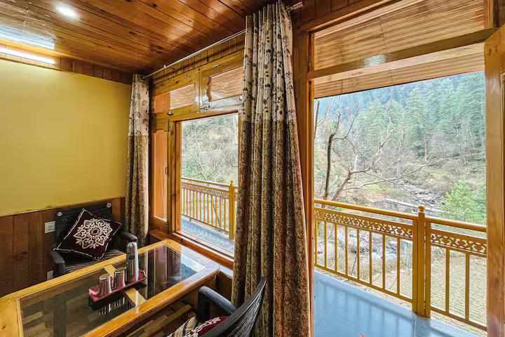 Spacious cottage in Jibhi near River x Solis Nature