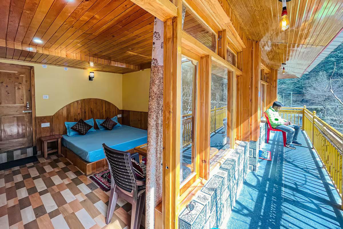 Spacious cottage in Jibhi near River x Solis Nature