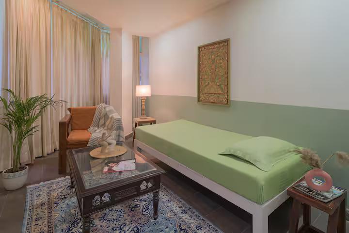 Stylish 800SQFT Luxury Apart with Theme Room in HKV (N x Solis Nature