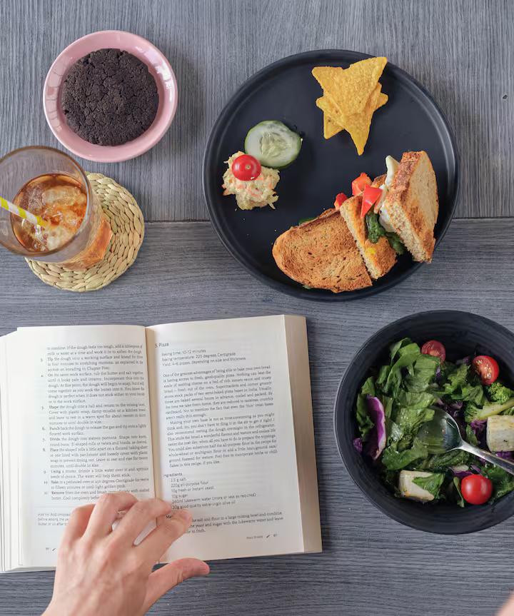 Stylish 800SQFT Luxury Apart with Theme Room in HKV (N x Solis Nature