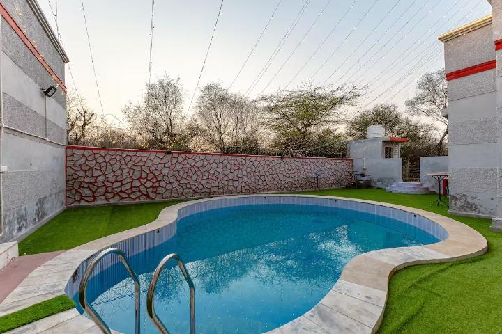 The jungle huts (NCR) x Solis Nature