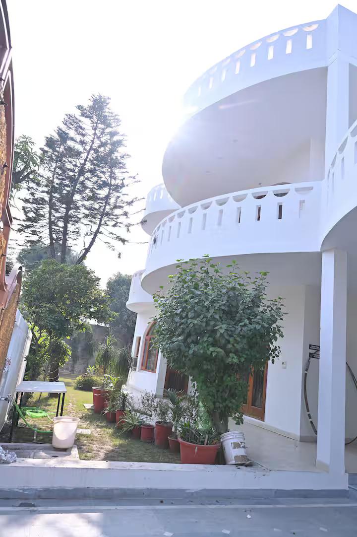 Paradise Island - A Luxurious BNB near Airport x Solis Nature