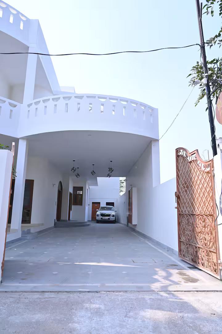 Paradise Island - A Luxurious BNB near Airport x Solis Nature