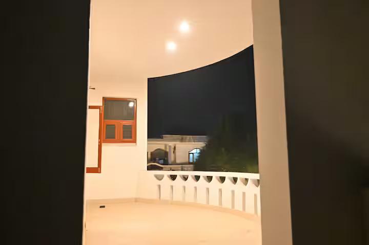 Paradise Island - A Luxurious BNB near Airport x Solis Nature