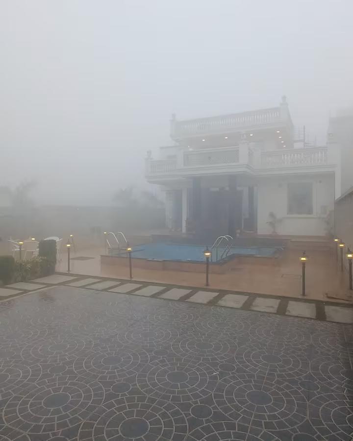 GREYSToNE ViLLA,Swiming Pool,3BHK Private, Snooker x Solis Nature