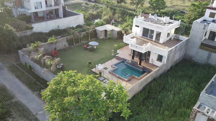 GREYSToNE ViLLA,Swiming Pool,3BHK Private, Snooker x Solis Nature