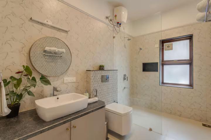 Ivory 5 BHK Private Pool Villa near Calangute x Solis Nature